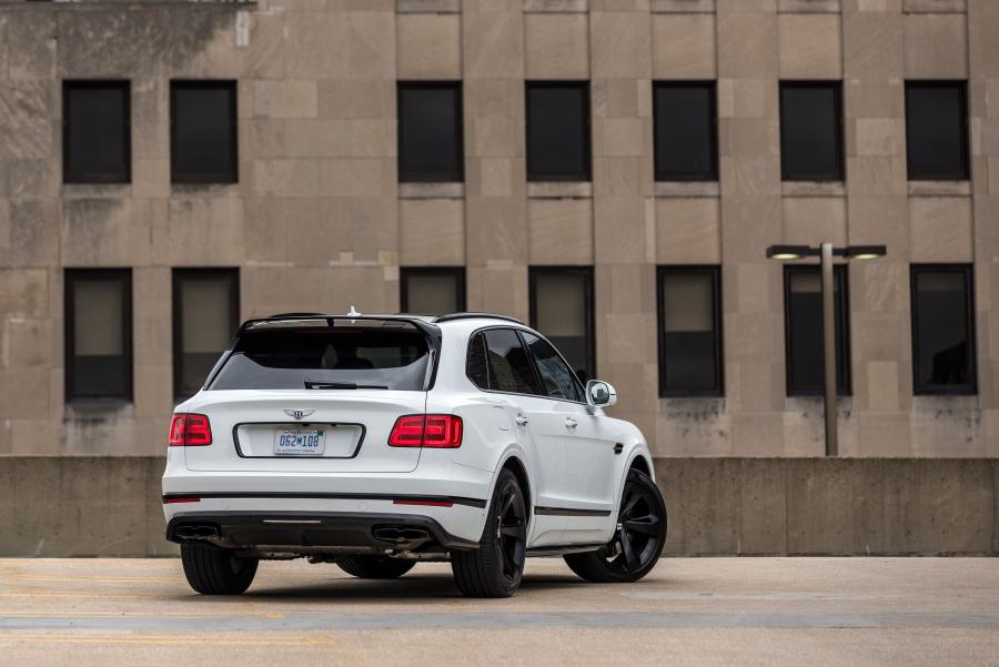  Bentley Bentayga V8 2018 года  (NA) (фото 10 из 22)